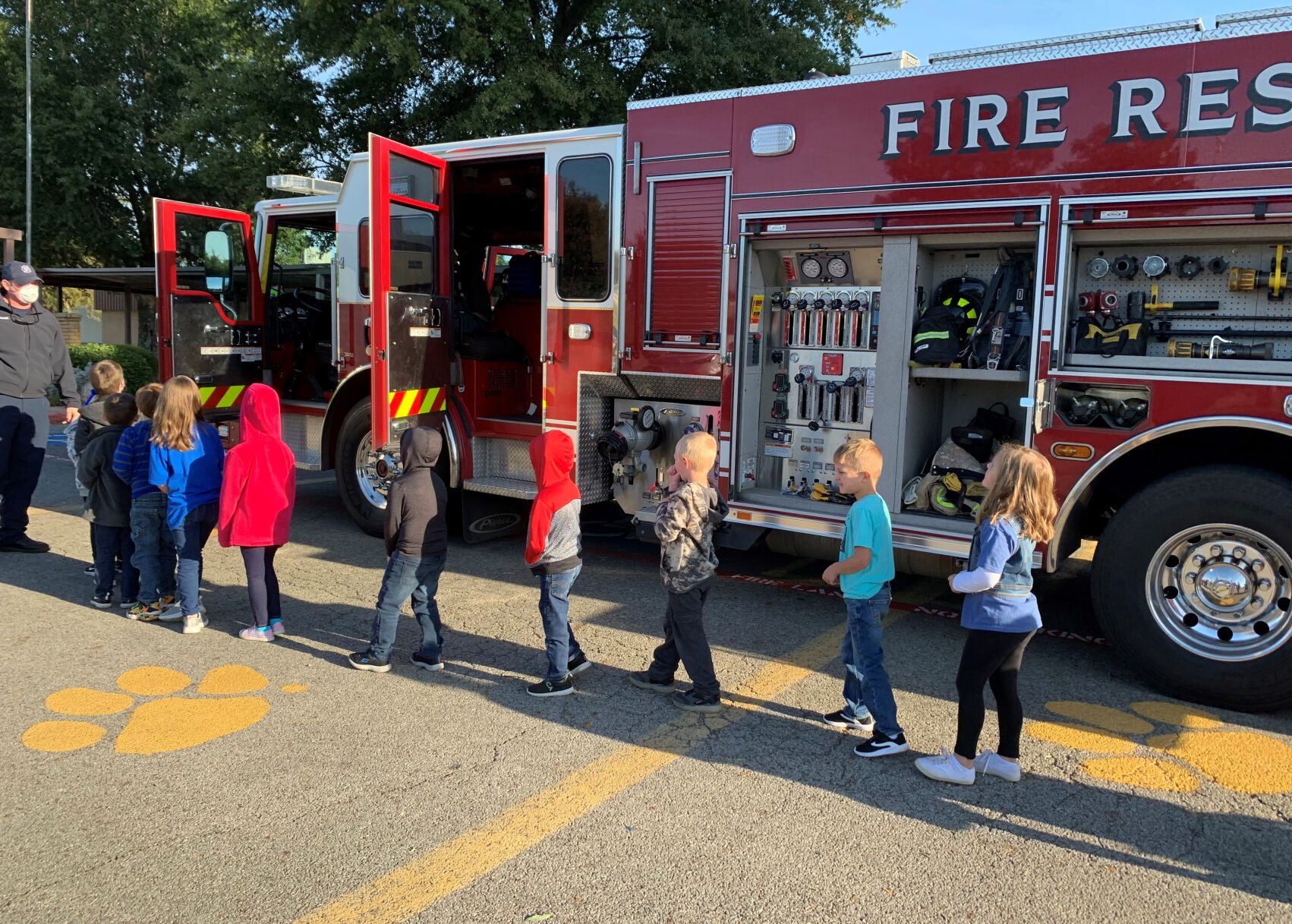 Higgins Elementary gets visit from Paris Fire Department